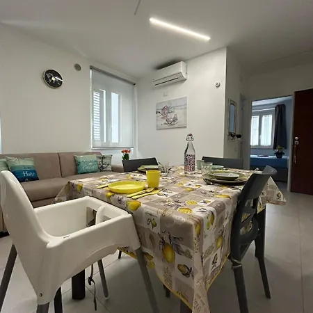 Mary House Apartment