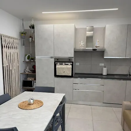 Mary House Vasto